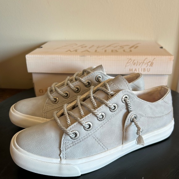 Blowfish Malibu Martina Tennis Shoes Luna Rock Gray Youth Size 4 Big Girls - Picture 2 of 7